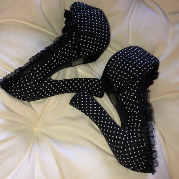 Cleaning up the closet - Picture 4 of 4